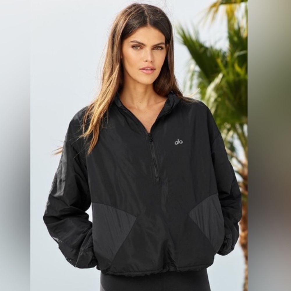 ALO Yoga Renewal Half-Zip Pullover in Black, Size M